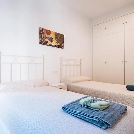 Apartamento Estelar Con Piscina Y Garaje Nervion דירה סביליה